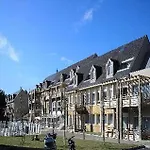 Goelia Les Gorges De La Truyere 公寓式酒店 昂特赖格·苏尔·特鲁耶