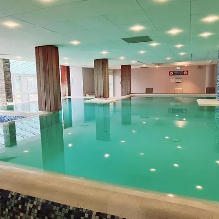 Goelia Les Gorges De La Truyere Aparthotel
