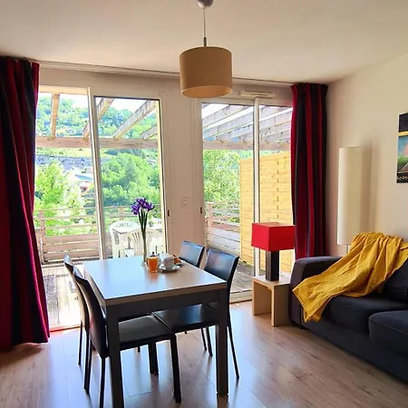Goelia Les Gorges De La Truyere Aparthotel 3*