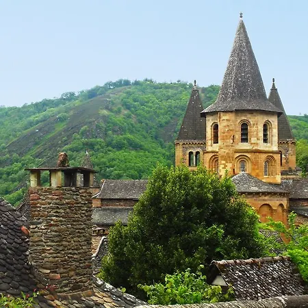 Goelia Les Gorges De La Truyere Aparthotel