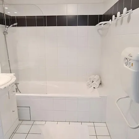 Goelia Les Gorges De La Truyere Aparthotel 3*